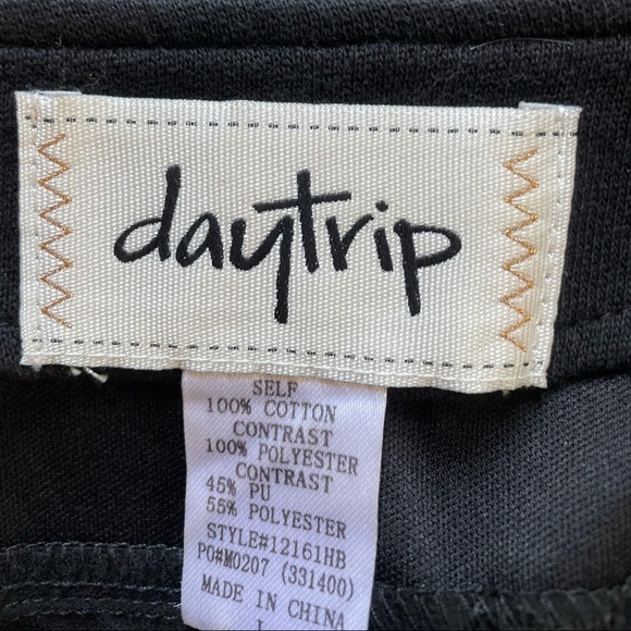 Shear Unique Daytrip Faux Leather Moto Blouse with Metal-tone Studs. Size Large. - Picture 6 of 12